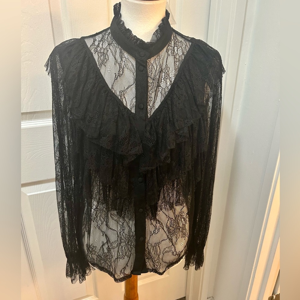 LACE RUFFLE BUTTON DOWN SHIRT